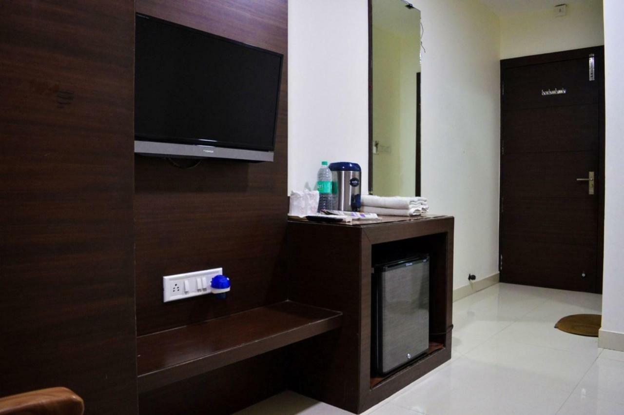 Hotel Maheshwari Avenue อุจเจน ภายนอก รูปภาพ