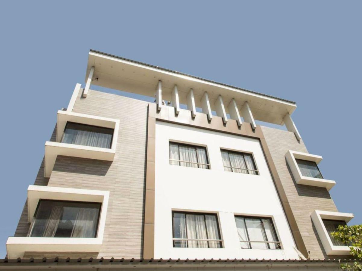 Hotel Maheshwari Avenue อุจเจน ภายนอก รูปภาพ