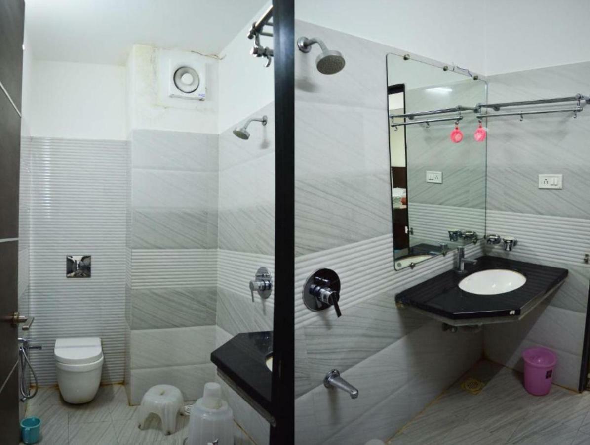 Hotel Maheshwari Avenue อุจเจน ภายนอก รูปภาพ